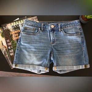 Lauren Conrad Jean Shorts Size 2